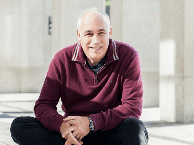 Brad Walsh – Podcast Producer, Photographer, Story Doula, Author, Speaker, Host of the EMPOWEROGRAPHY Podcast Featuring Women’s Stories